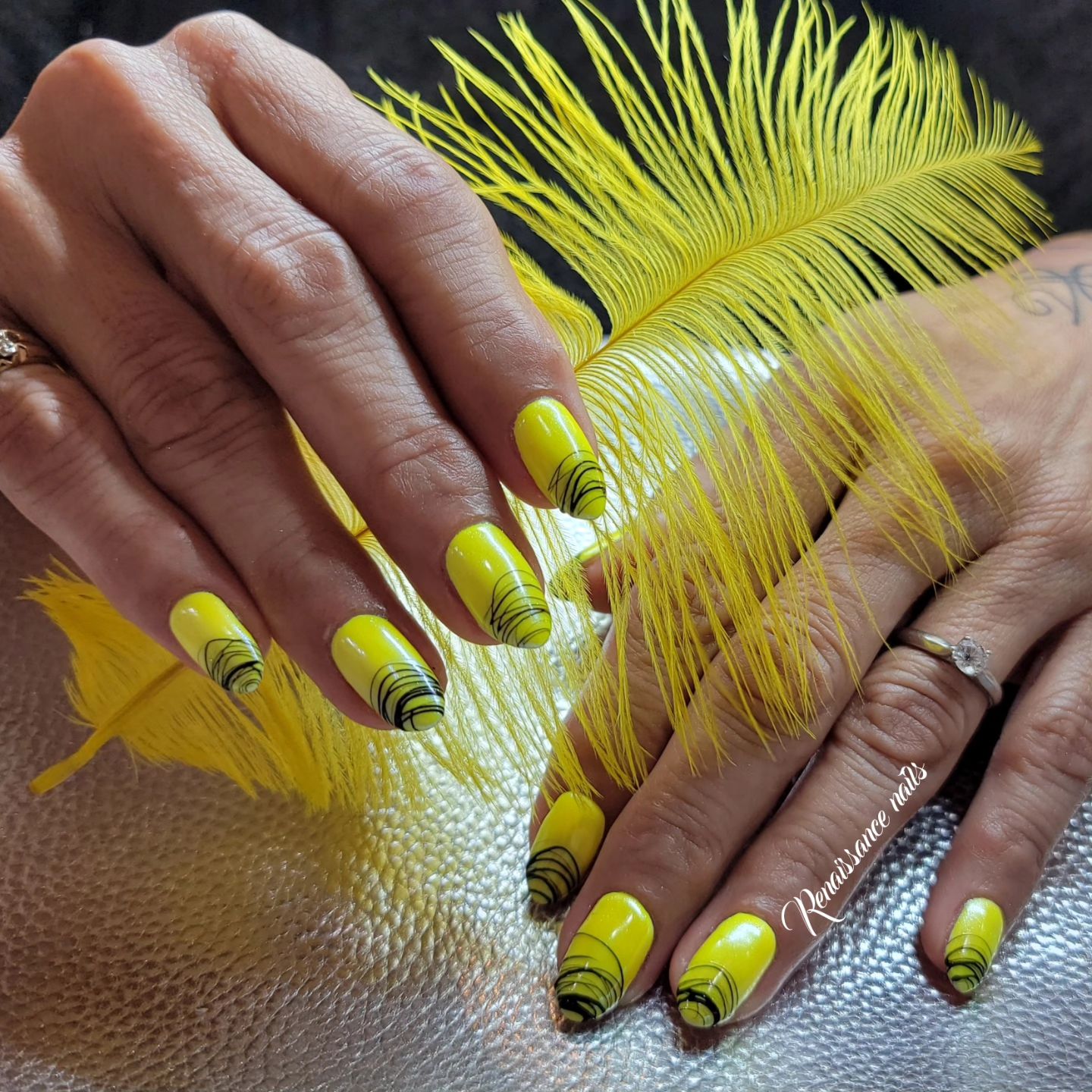 Gel Polish Guide: Long-Lasting Colors for Every Season